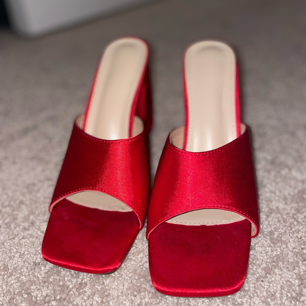 Satin red pumps SHEIN SIZE 8.5